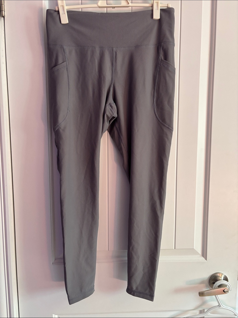 Old Navy Gray Ribbed Leggings with Side Pockets